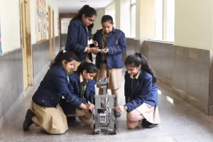Read more about the article Robotics at K.R. Mangalam World School, Gurgaon